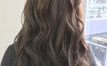 おしゃれヘアーにしながら白髪もキレイに☆