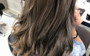 大人女性の方もデザインカラー楽しみましょう!